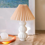 Lampe de table en céramique à abat-jour plissé de style nordique pour salon