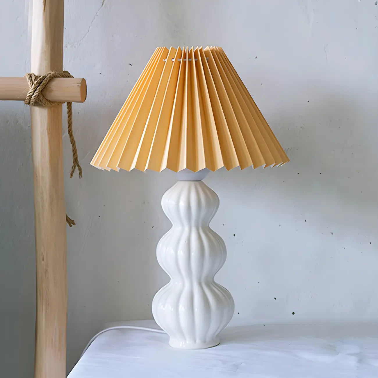 Lampe de table en céramique à abat-jour plissé de style nordique pour salon
