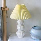 Lampe de table en céramique à abat-jour plissé de style nordique pour salon