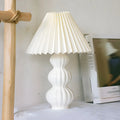 Lampe de table en céramique à abat-jour plissé de style nordique pour salon
