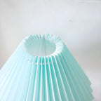 Lampe de table en céramique à abat-jour plissé de style nordique pour salon