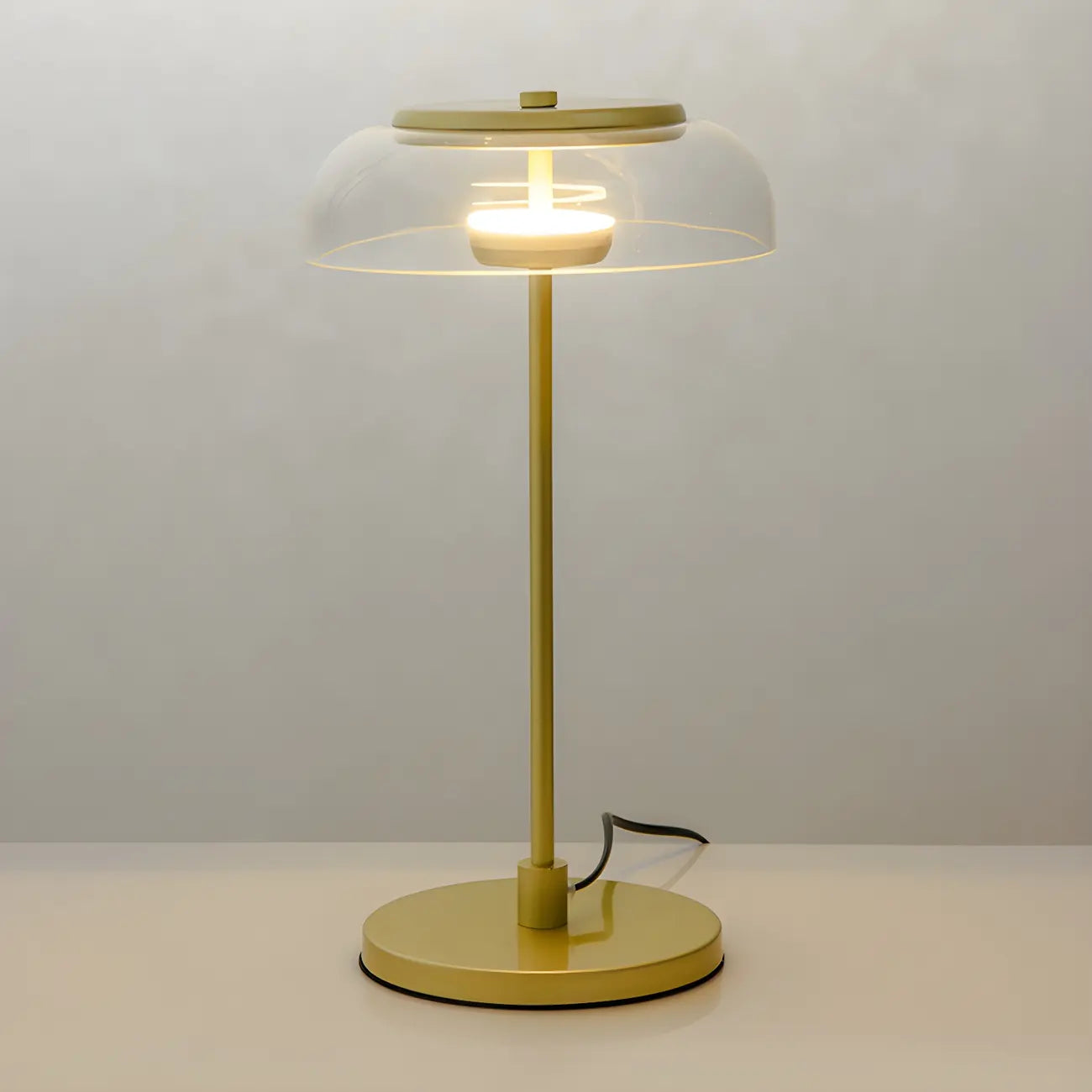 Lampe de table dorée simple en verre pour salon