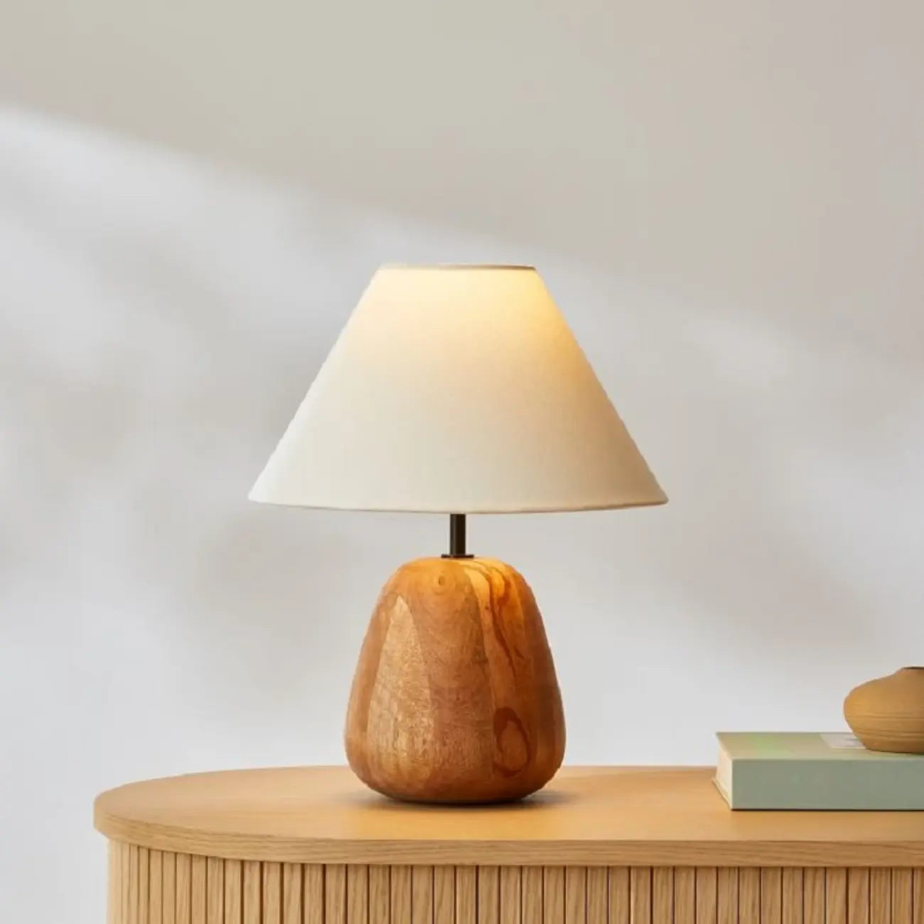 Lampe de table rustique en bois blanc à brancher pour usage résidentiel