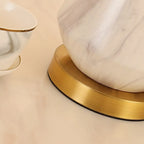 Lampe de table moderne en métal blanc géométrique pour usage résidentiel