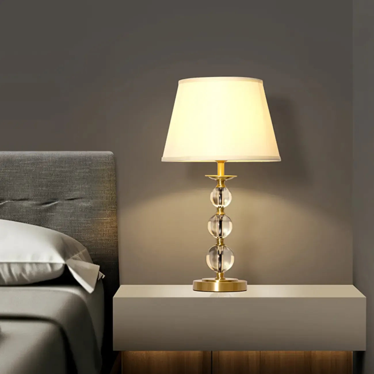 Lampe de table géométrique en cristal et métal doré pour chambre à coucher