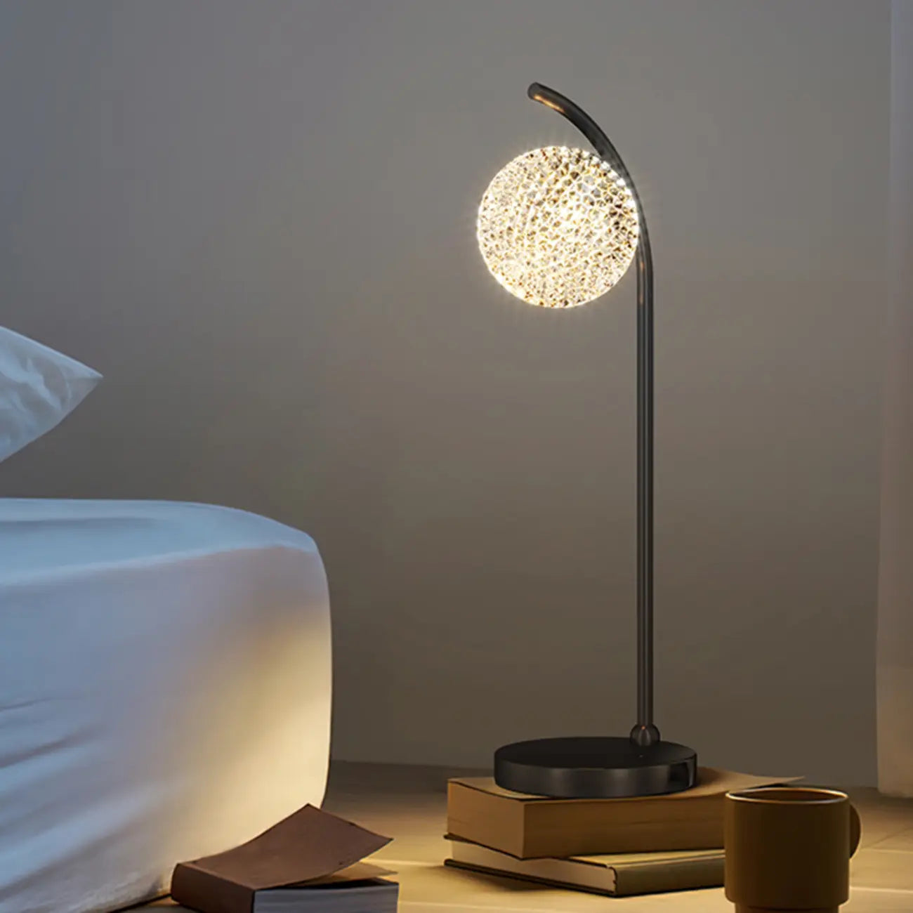 Lampe de table élégante en métal tricolore avec globe pour chambre