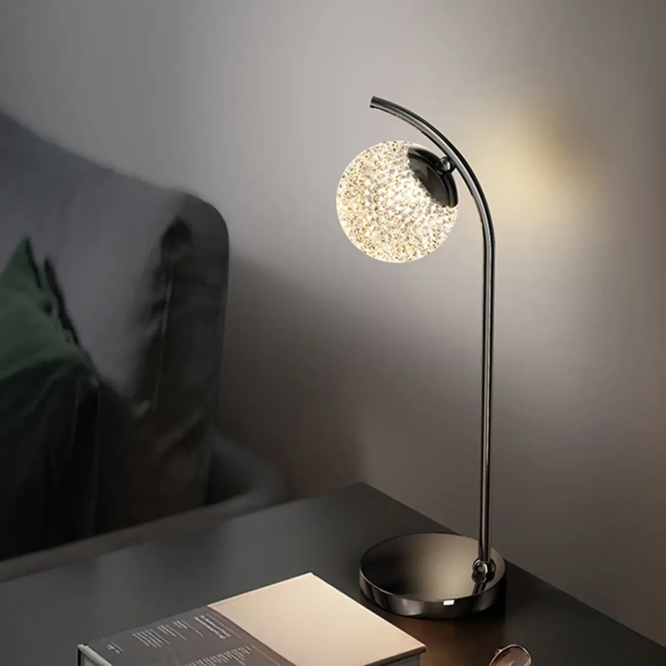 Lampe de table élégante en métal tricolore avec globe pour chambre
