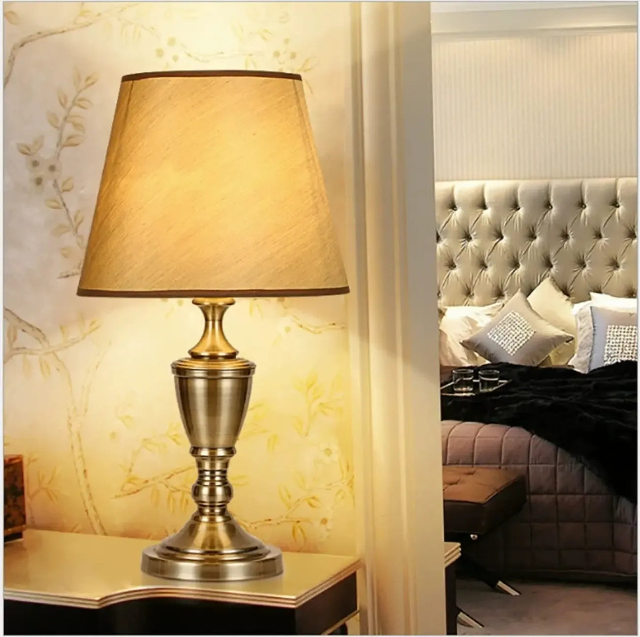 Lampe de table géométrique en laiton de luxe, à brancher, pour chambre à coucher