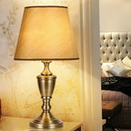 Lampe de table géométrique en laiton de luxe, à brancher, pour chambre à coucher