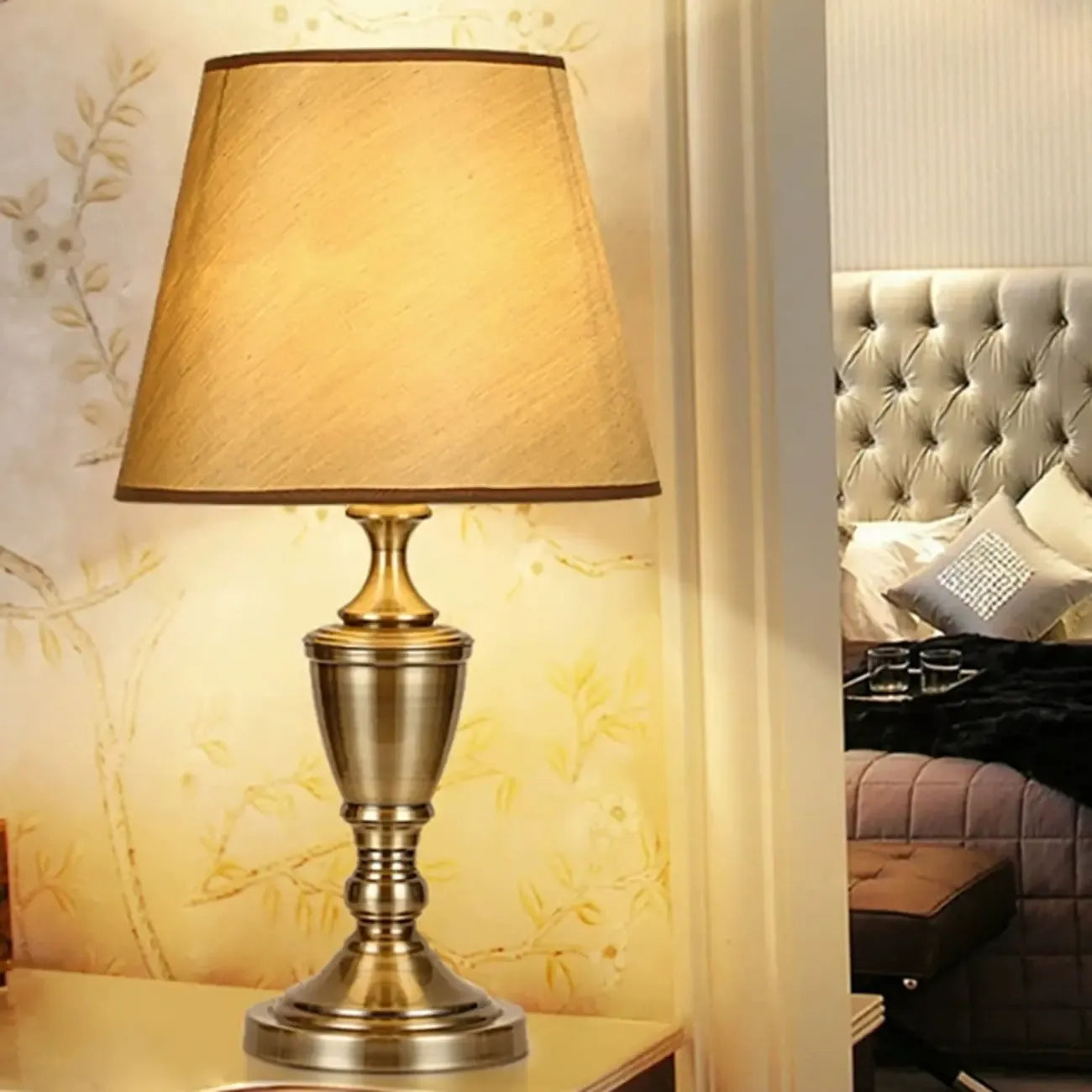 Lampe de table géométrique en laiton de luxe, à brancher, pour chambre à coucher