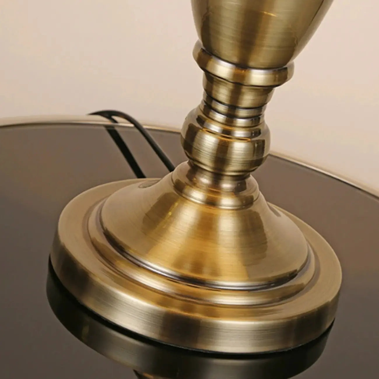 Lampe de table géométrique en laiton de luxe, à brancher, pour chambre à coucher