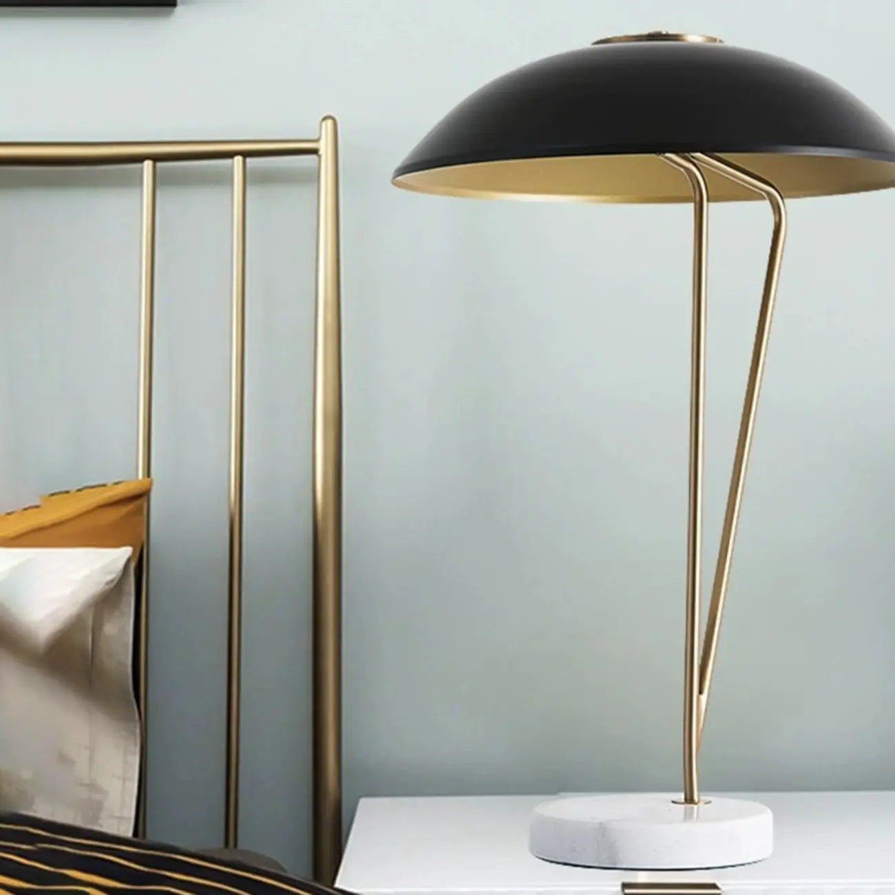 Lampe de table minimaliste en fer noir avec dôme pour chambre