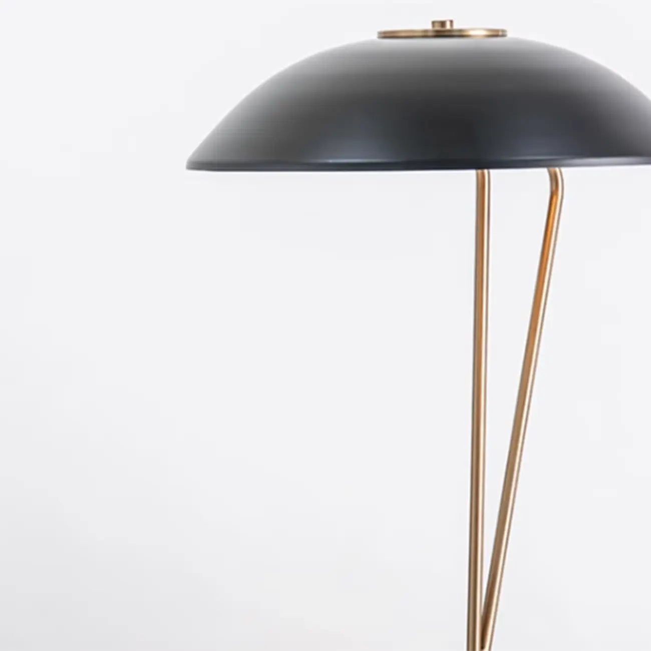 Lampe de table minimaliste en fer noir avec dôme pour chambre