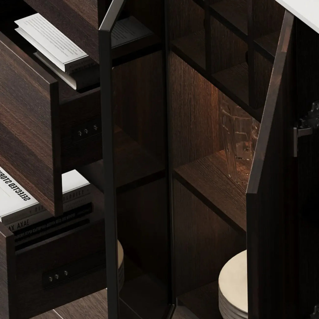 Buffet en noyer élégant avec tiroirs et placards