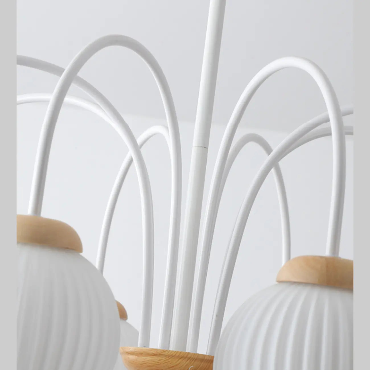 Lustre suspendu globe moderne et élégant à longueur flexible