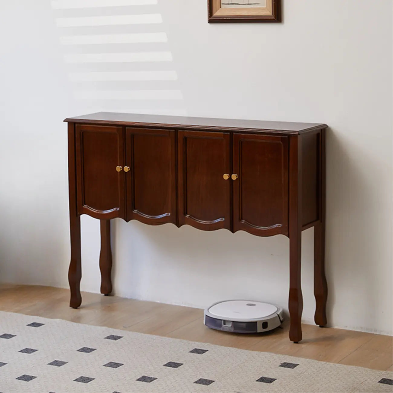Console traditionnelle en bois brun avec tiroirs