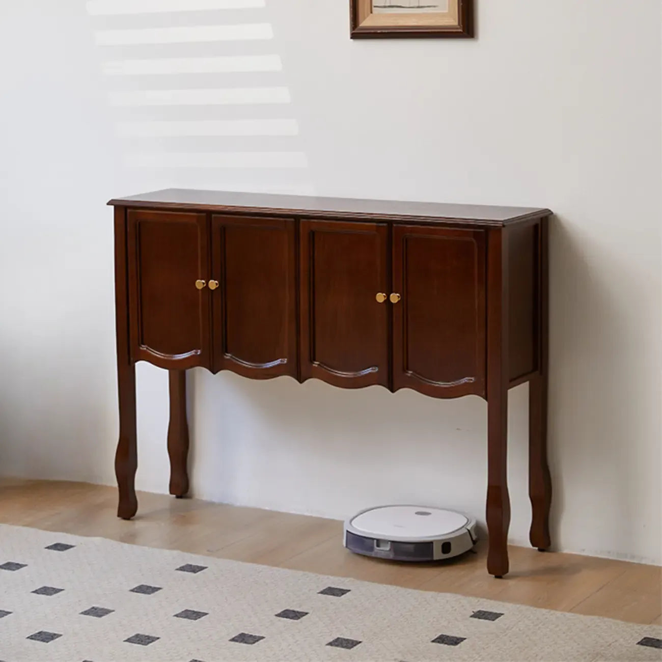 Console traditionnelle en bois brun avec tiroirs