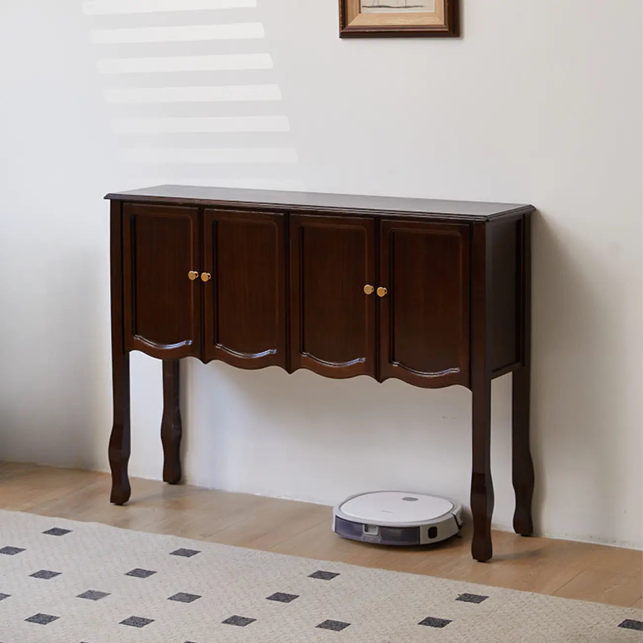 Console traditionnelle en bois brun avec tiroirs