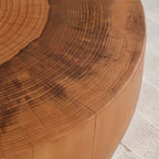 Table basse ronde rustique en bois massif avec finition naturelle