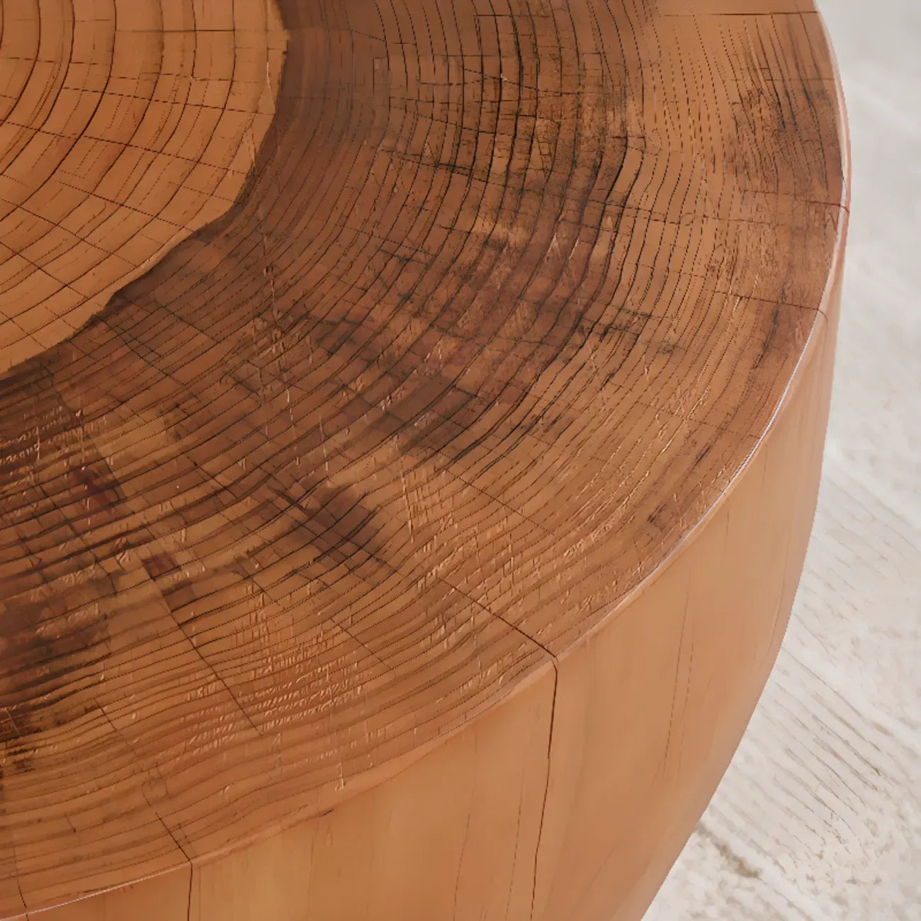 Table basse ronde rustique en bois massif avec finition naturelle