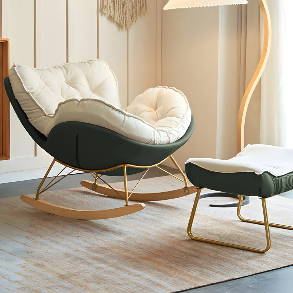 Fauteuil à bascule rembourré couleur crème avec repose-pieds pour salon