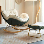 Fauteuil à bascule rembourré couleur crème avec repose-pieds pour salon