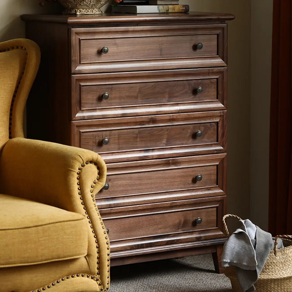 Commode contemporaine en bois brun à 5 tiroirs pour chambre à coucher