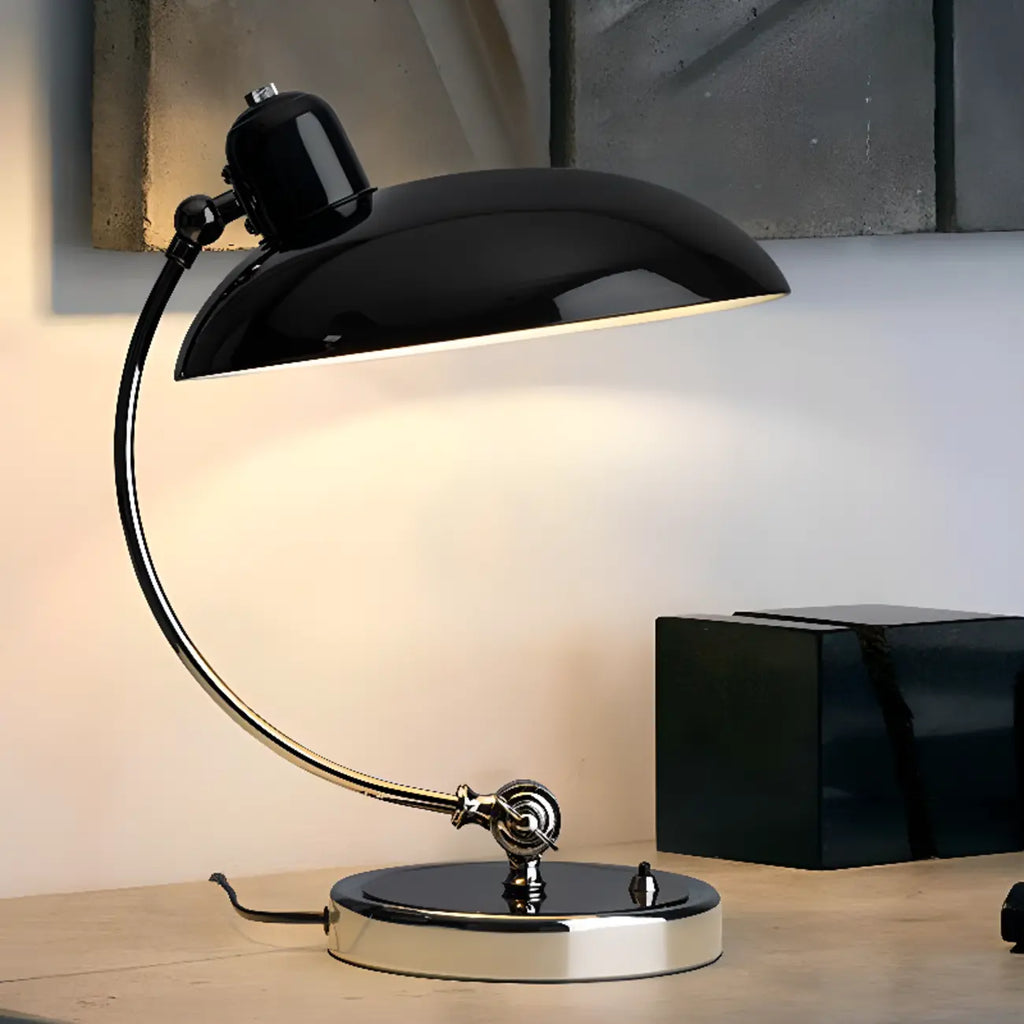 Lampe de table arquée argentée à brancher pour salon