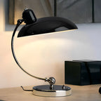 Lampe de table arquée argentée à brancher pour salon