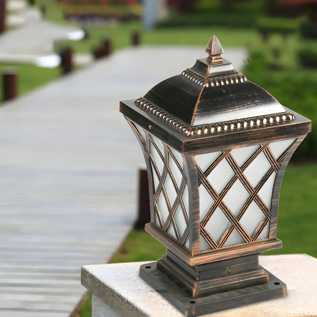 Lampe de table carrée noire d'extérieur avec design de lanterne