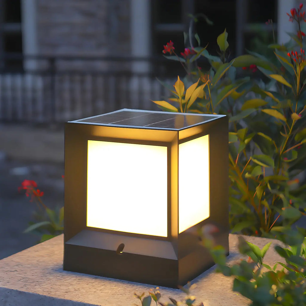 Lampadaires extérieurs solaires LED noirs modernes et élégants