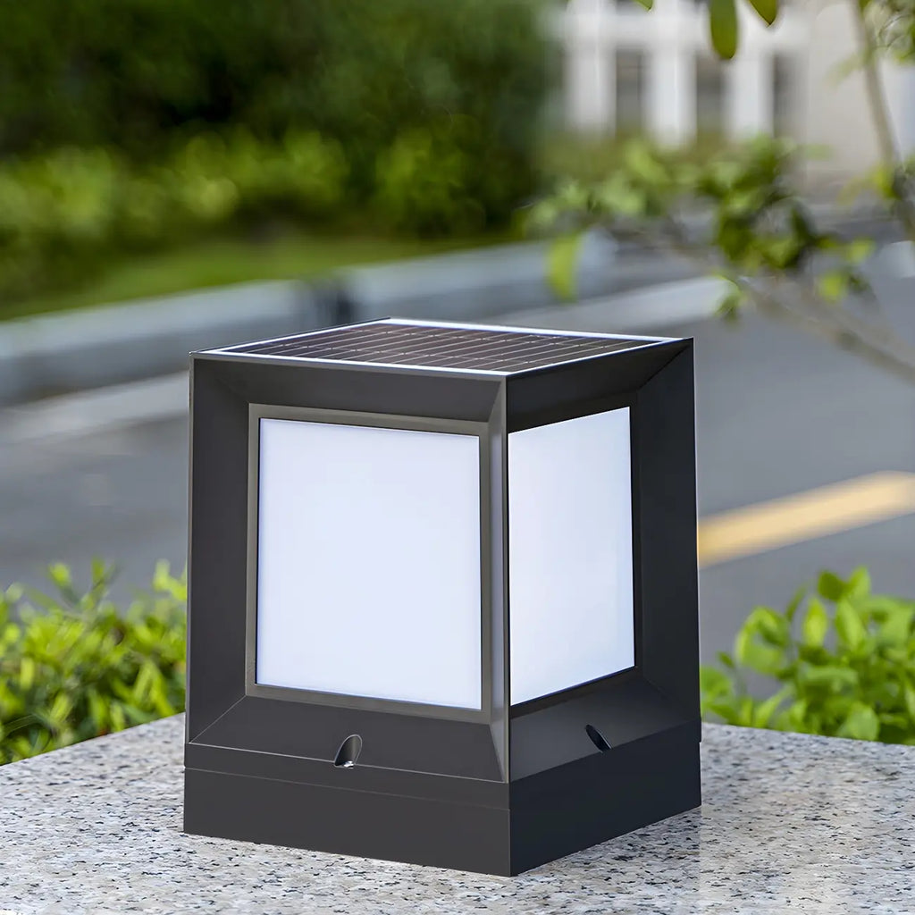 Lampadaires extérieurs solaires LED noirs modernes et élégants