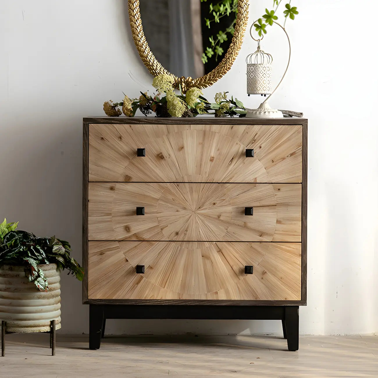 Charmante commode en bois de style célibataire, finition naturelle