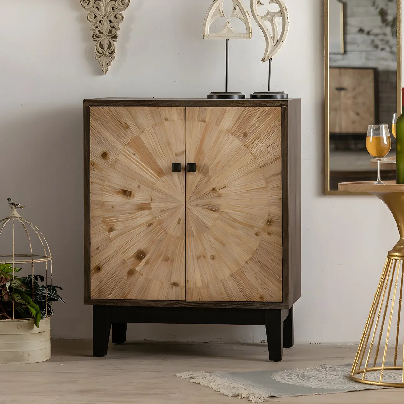 Charmante commode en bois de style célibataire, finition naturelle