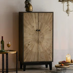Charmante commode en bois de style célibataire, finition naturelle