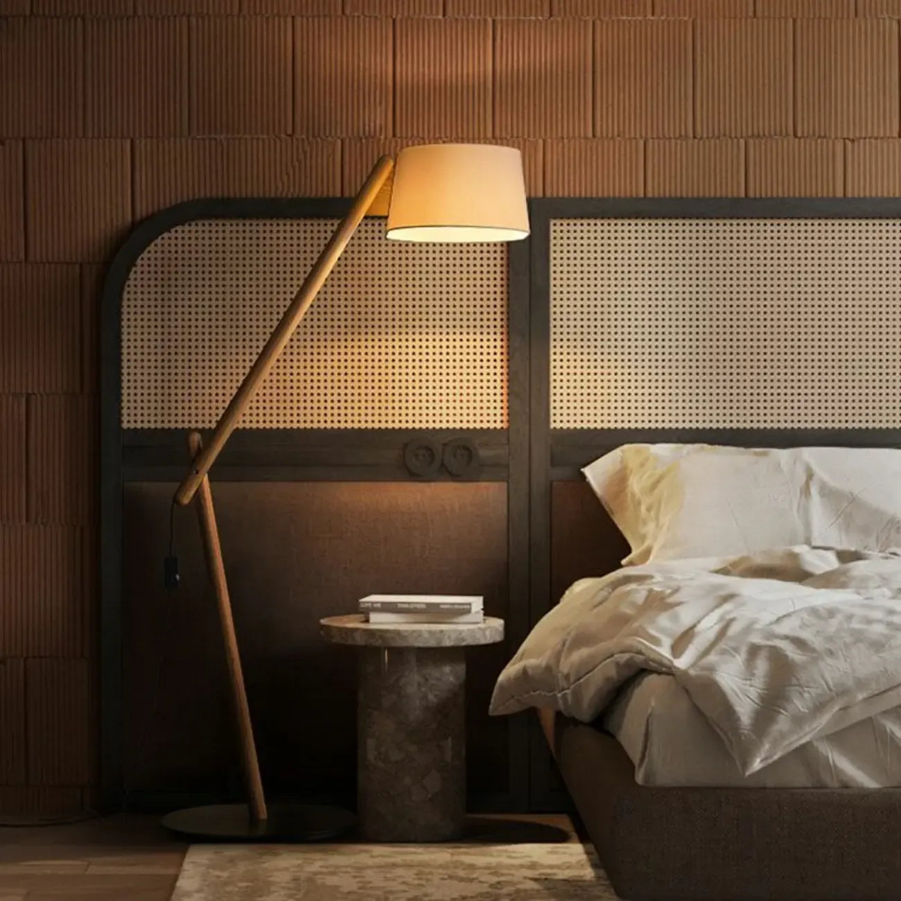 Lampadaire élégant en bois arqué avec abat-jour en tissu beige