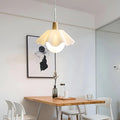 Suspension LED moderne en acrylique blanc à motif floral pour salon