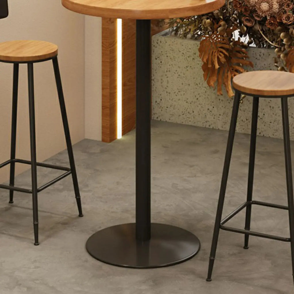 Ensemble bar Cosmopolitan en bois clair avec table ronde