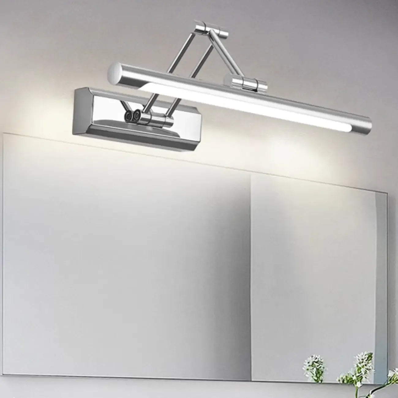 Applique murale LED tubulaire argentée moderne et réglable pour salle de bain