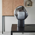 Lampe de table moderne en verre gris fumé avec dôme pour chambre