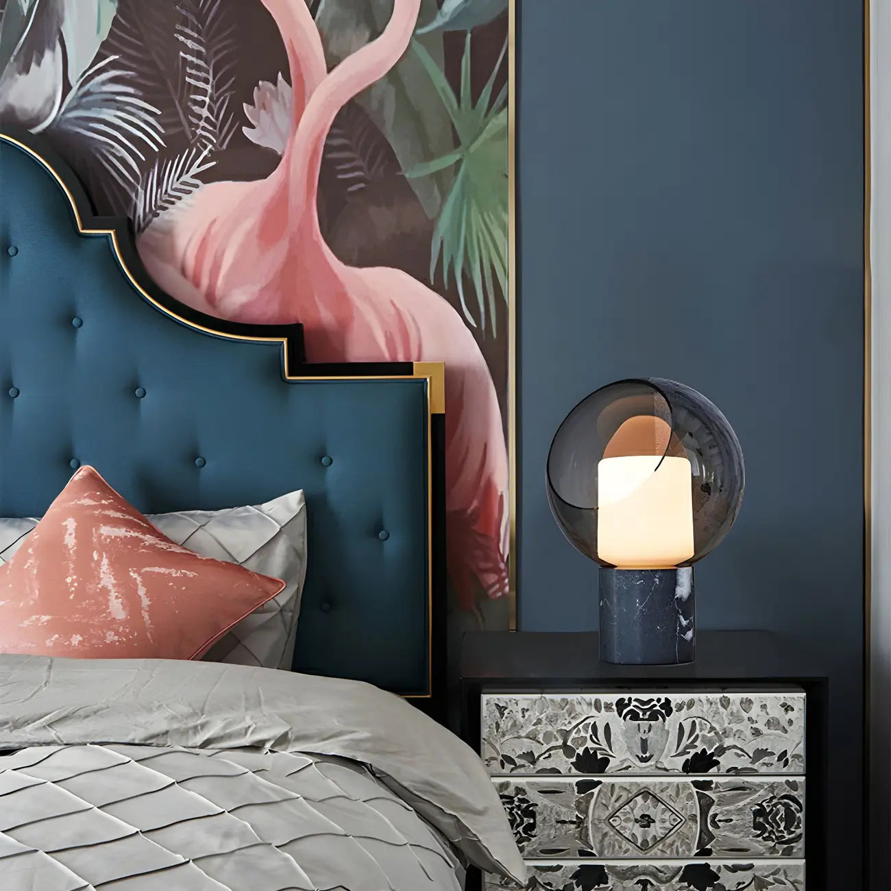 Lampe de table moderne en verre gris fumé avec dôme pour chambre