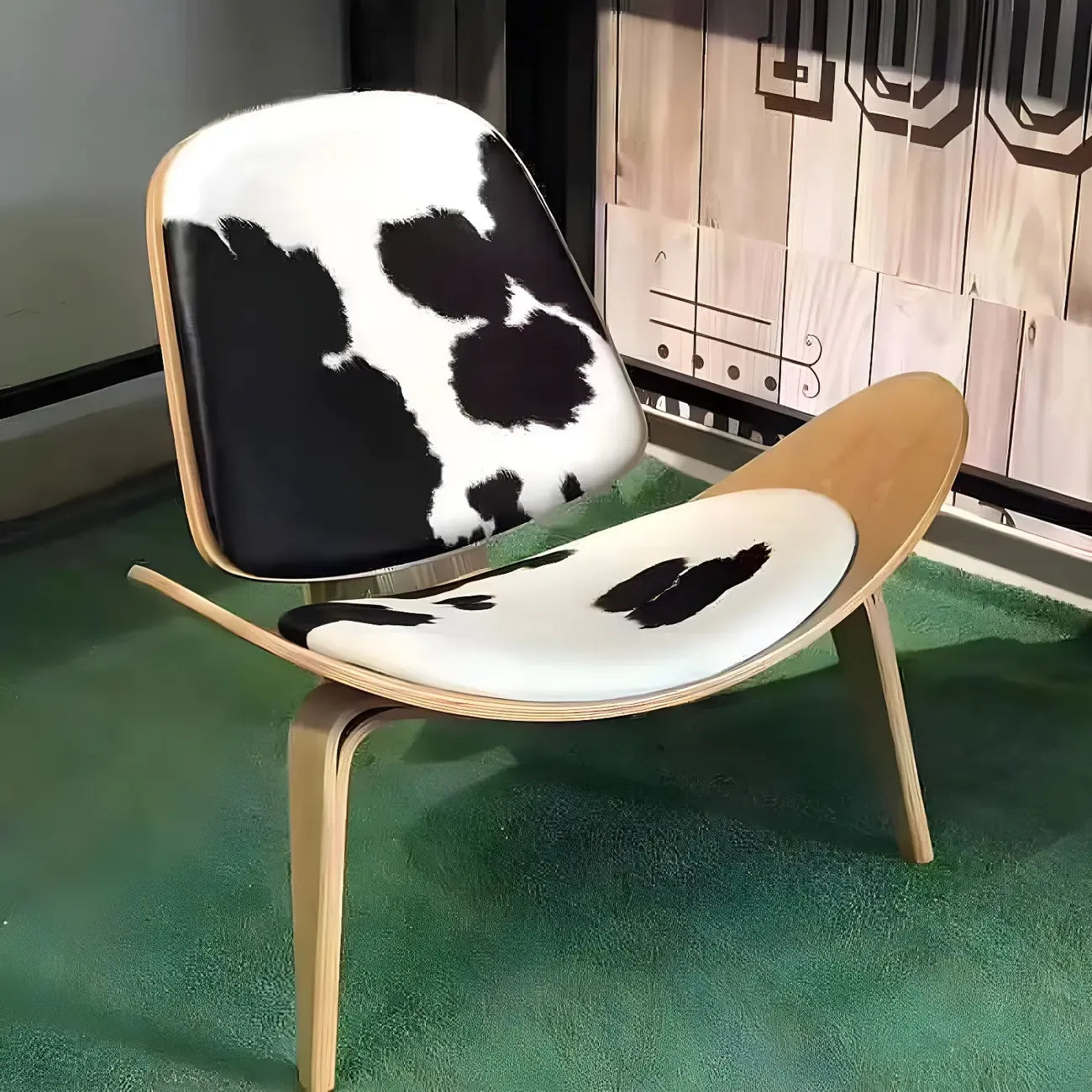 Fauteuil d'appoint scandinave en cuir et lin avec structure en bois