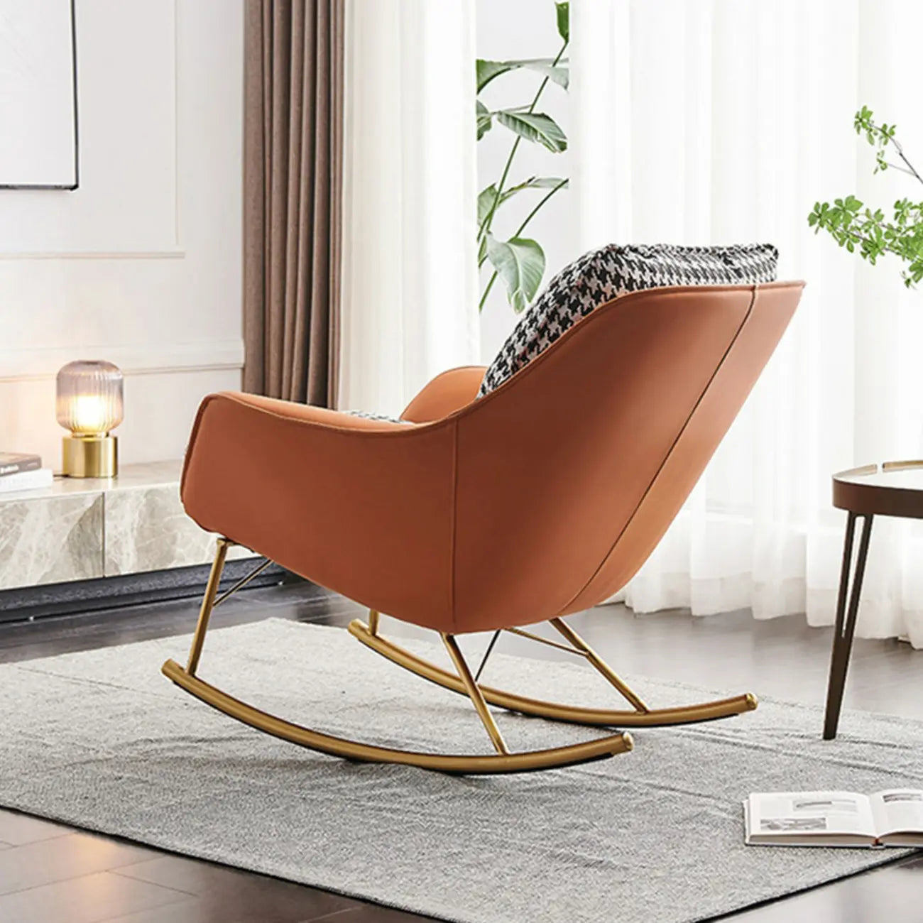 Fauteuil à bascule rembourré à motif pied-de-poule avec accoudoirs droits