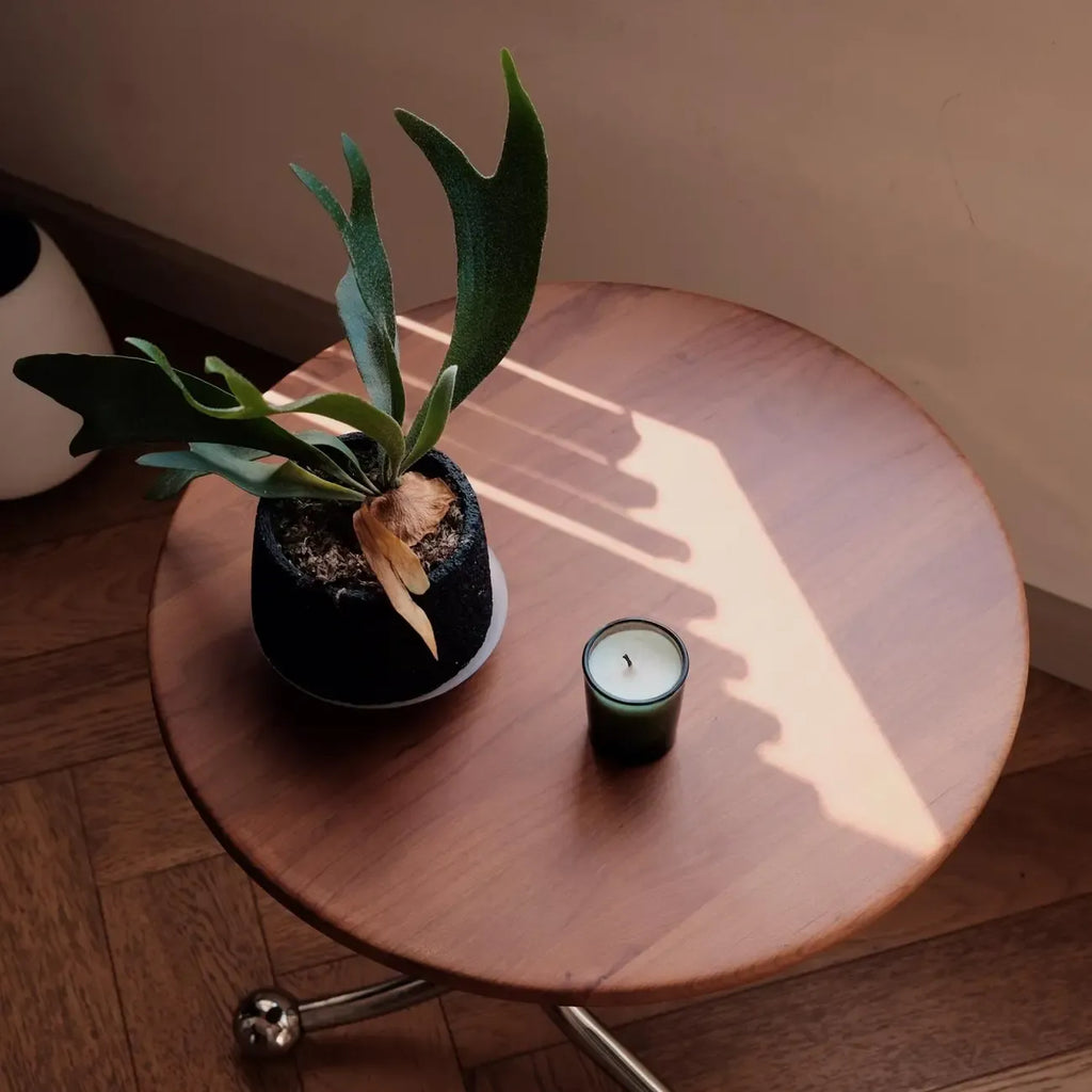 Table d'appoint ronde en bois pour salon avec 3 pieds en métal