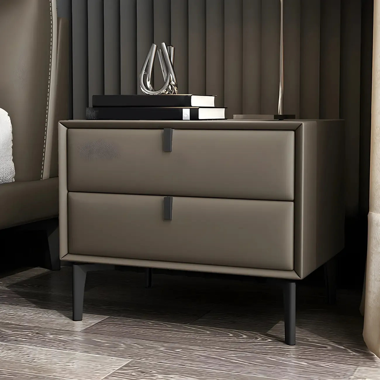 Table de chevet moderne en cuir noir avec tiroirs