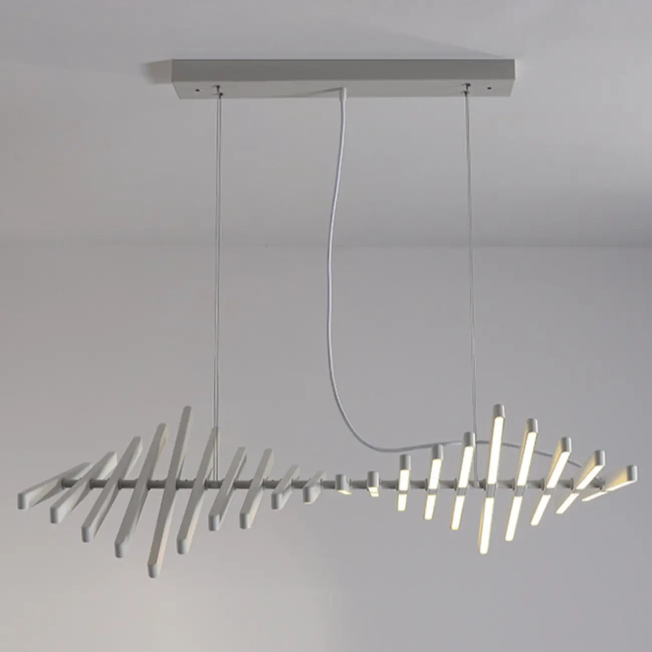 Suspension linéaire élégante en acrylique pour îlot de cuisine avec télécommande