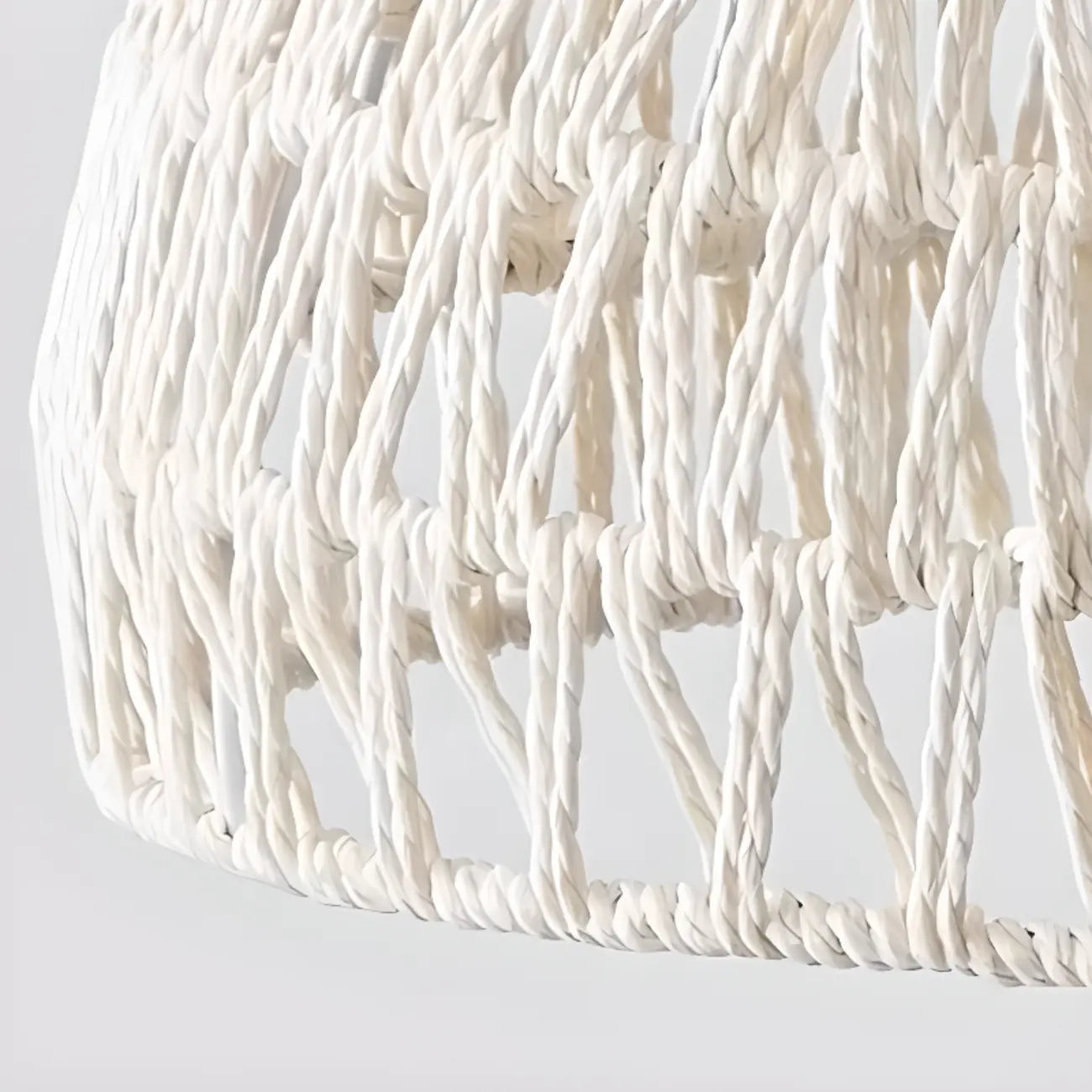 Suspension moderne en bois à 2 lumières, format moyen, idéale pour un îlot de cuisine.