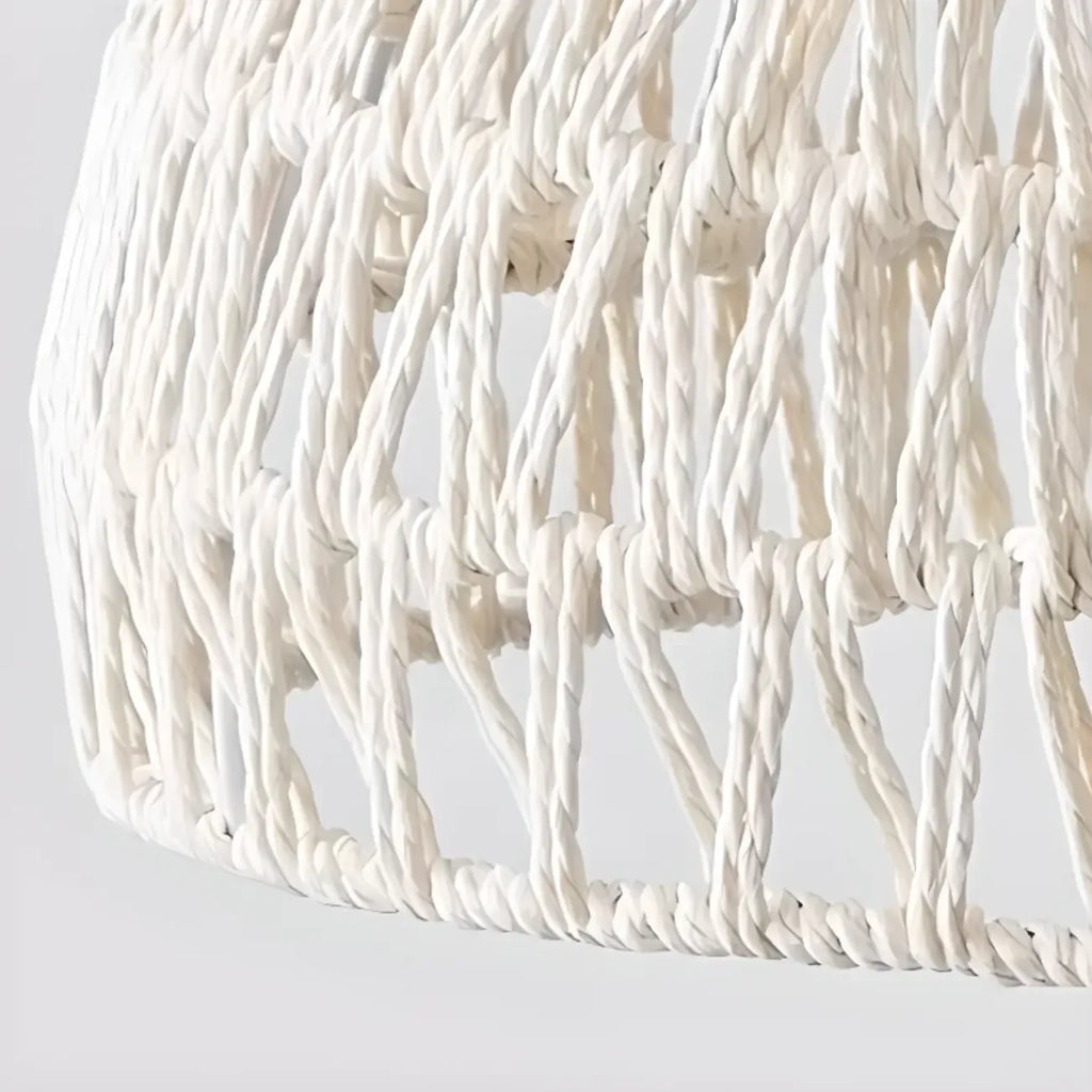 Suspension moderne en bois à 2 lumières, format moyen, idéale pour un îlot de cuisine.