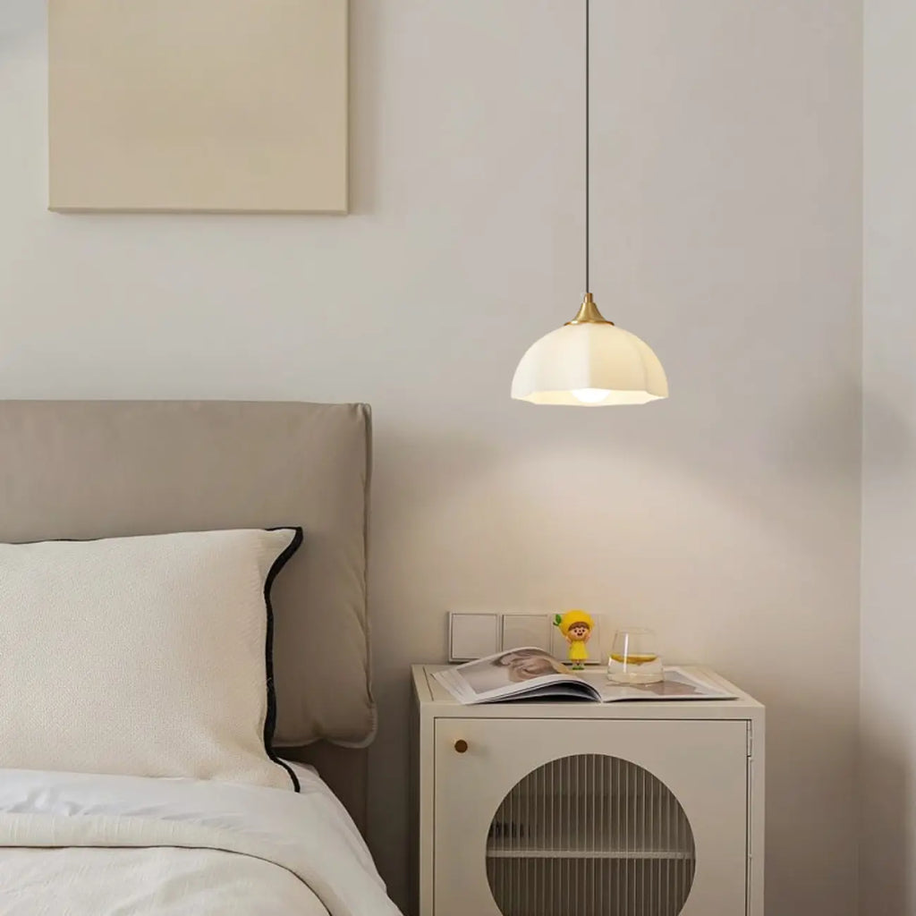 Lampe suspendue LED en verre blanc crème à motif floral pour chevet
