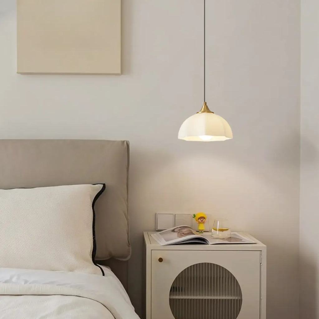 Lampe suspendue LED en verre blanc crème à motif floral pour chevet